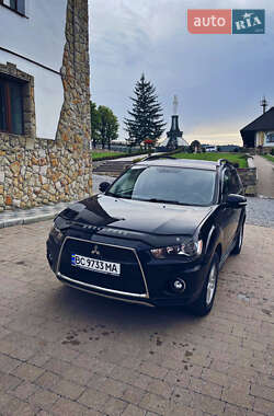 Позашляховик / Кросовер Mitsubishi Outlander 2011 в Стрию