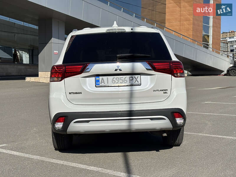 Внедорожник / Кроссовер Mitsubishi Outlander 2018 в Киеве фото 8 Внедорожник / Кроссовер Mitsubishi Outlander 2018 в Киеве