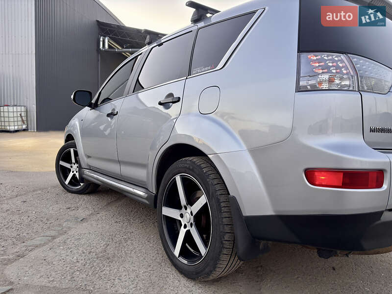 Позашляховик / Кросовер Mitsubishi Outlander 2012 в Полтаві