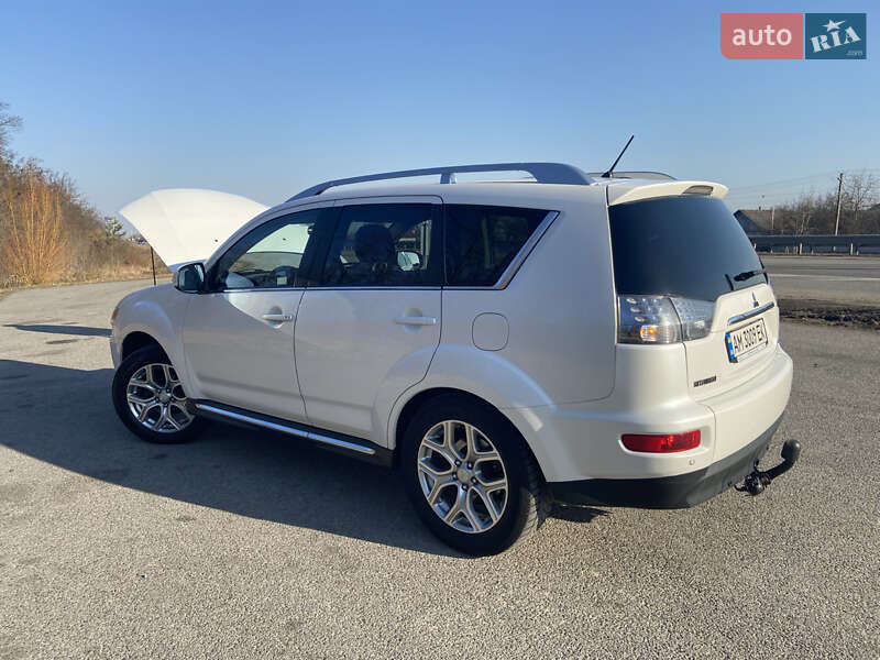 Позашляховик / Кросовер Mitsubishi Outlander 2010 в Житомирі