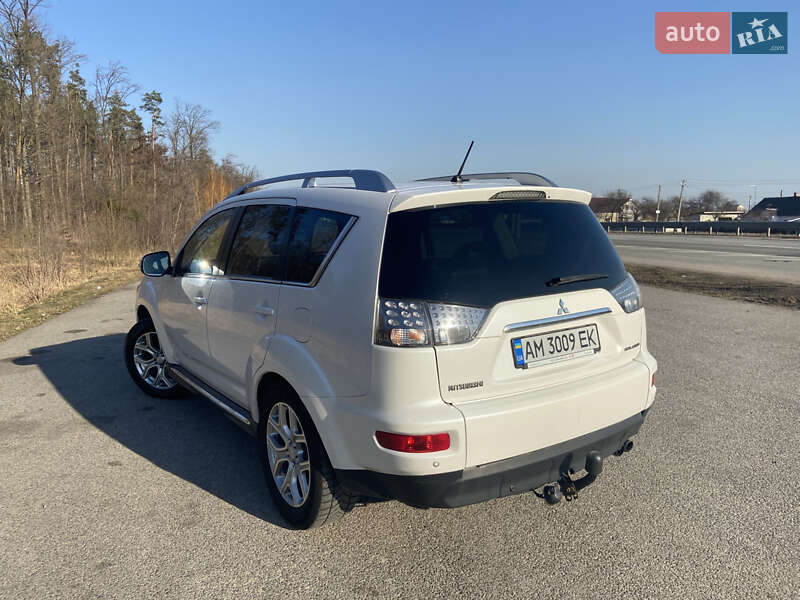 Позашляховик / Кросовер Mitsubishi Outlander 2010 в Житомирі