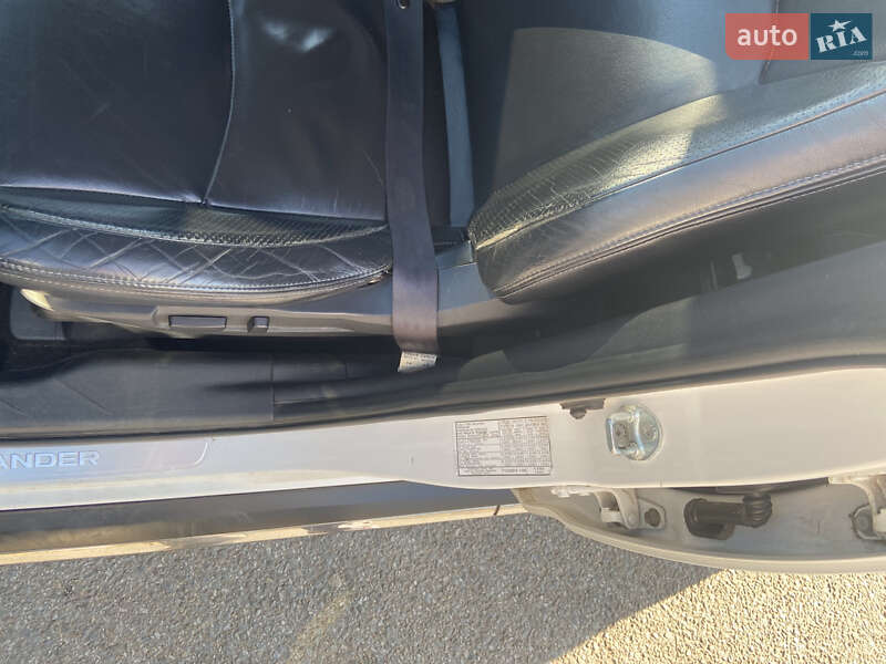 Позашляховик / Кросовер Mitsubishi Outlander 2010 в Житомирі