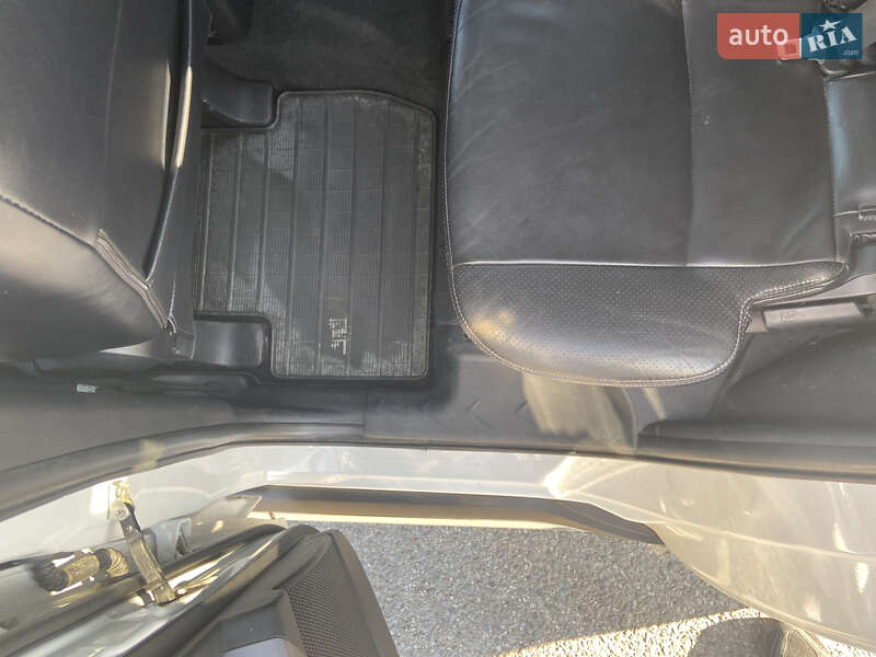 Позашляховик / Кросовер Mitsubishi Outlander 2010 в Житомирі