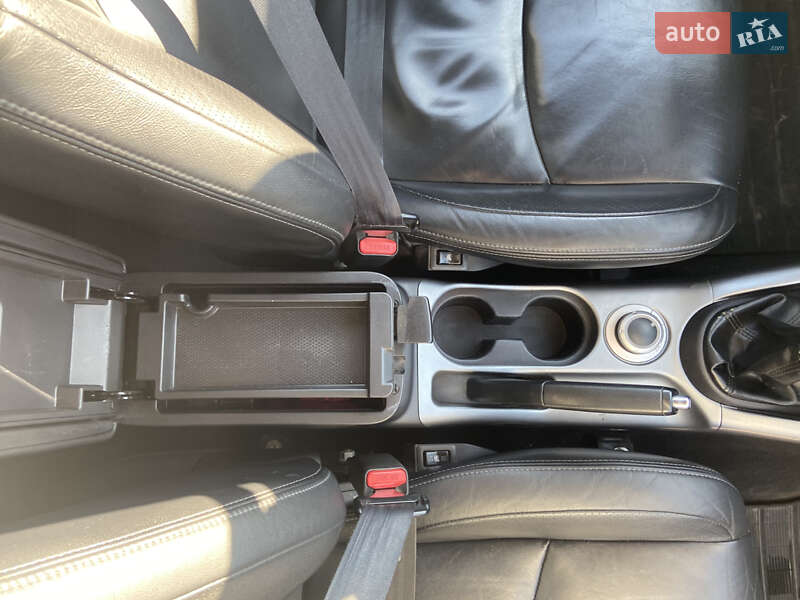 Позашляховик / Кросовер Mitsubishi Outlander 2010 в Житомирі