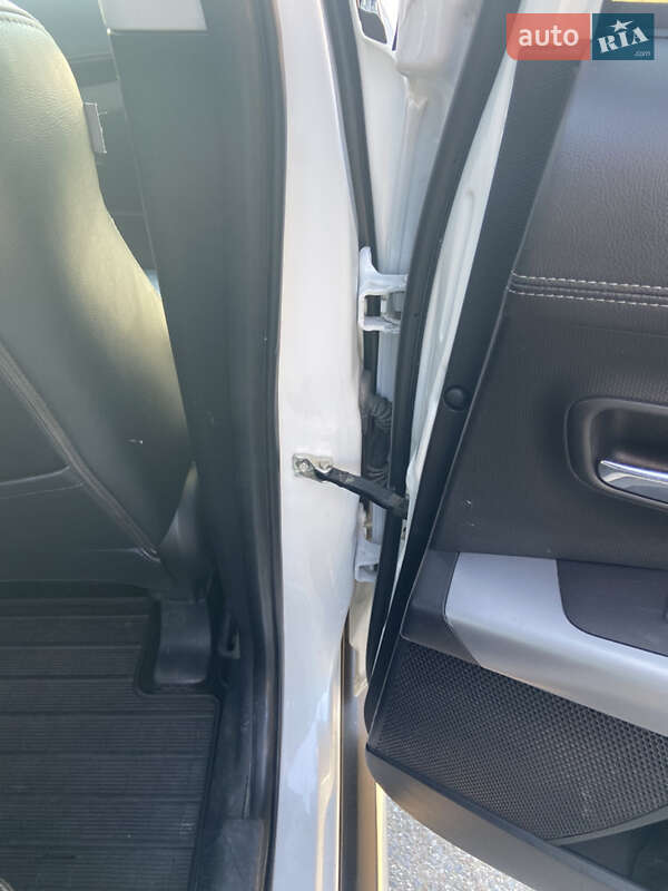 Позашляховик / Кросовер Mitsubishi Outlander 2010 в Житомирі