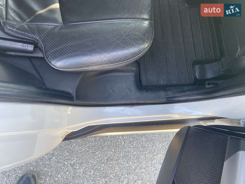 Позашляховик / Кросовер Mitsubishi Outlander 2010 в Житомирі