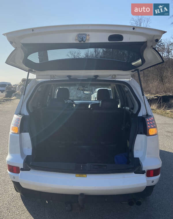 Позашляховик / Кросовер Mitsubishi Outlander 2010 в Житомирі