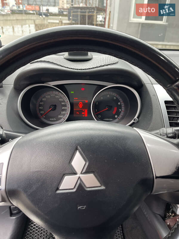 Внедорожник / Кроссовер Mitsubishi Outlander 2009 в Тернополе фото 21 Внедорожник / Кроссовер Mitsubishi Outlander 2009 в Тернополе