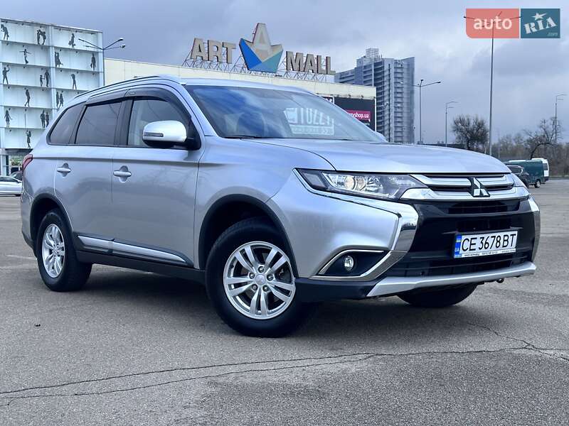 Внедорожник / Кроссовер Mitsubishi Outlander 2018 в Киеве