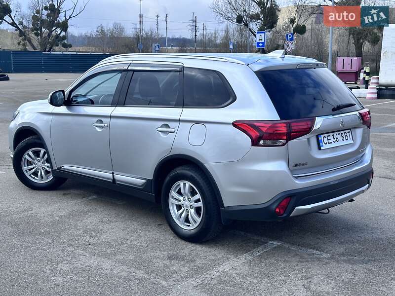 Внедорожник / Кроссовер Mitsubishi Outlander 2018 в Киеве
