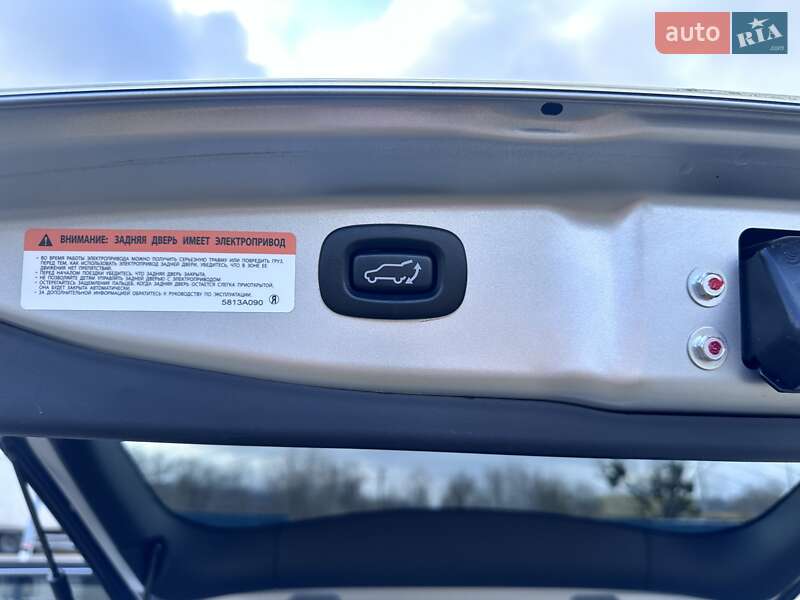 Внедорожник / Кроссовер Mitsubishi Outlander 2018 в Киеве