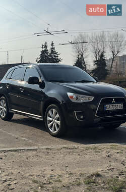 Внедорожник / Кроссовер Mitsubishi Outlander 2014 в 