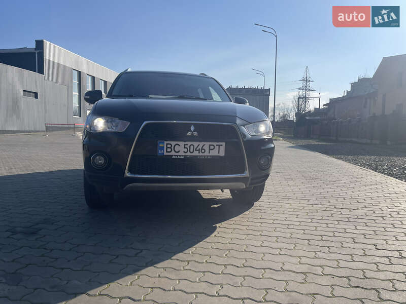 Внедорожник / Кроссовер Mitsubishi Outlander 2009 в Стрые