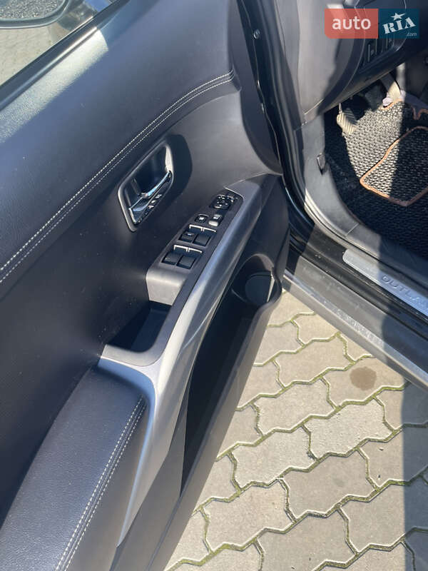 Внедорожник / Кроссовер Mitsubishi Outlander 2009 в Стрые