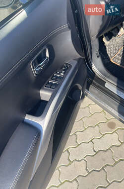 Внедорожник / Кроссовер Mitsubishi Outlander 2009 в 