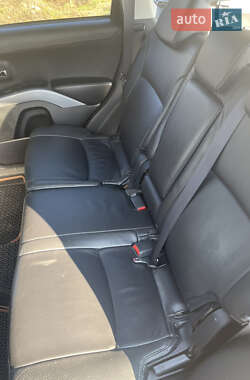 Внедорожник / Кроссовер Mitsubishi Outlander 2009 в 