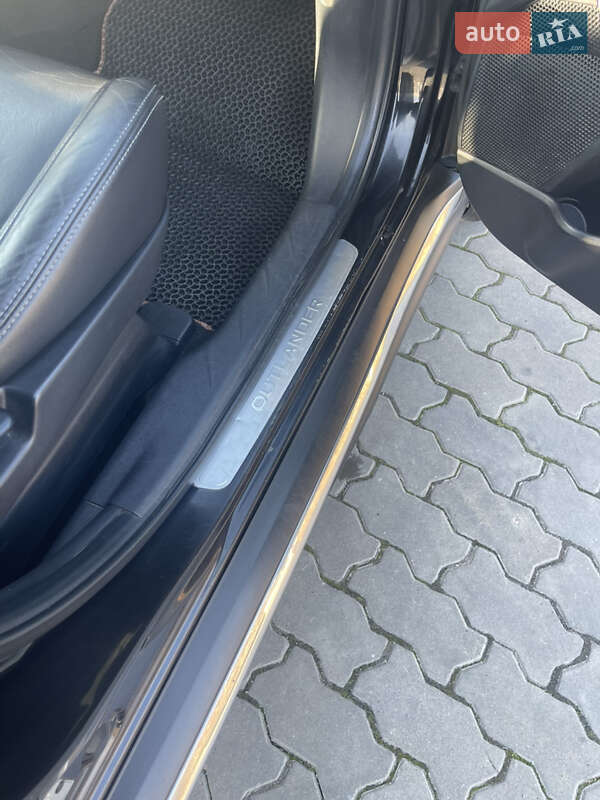 Внедорожник / Кроссовер Mitsubishi Outlander 2009 в Стрые