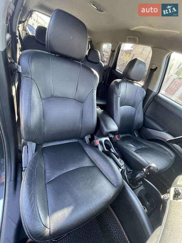 Внедорожник / Кроссовер Mitsubishi Outlander 2009 в Стрые