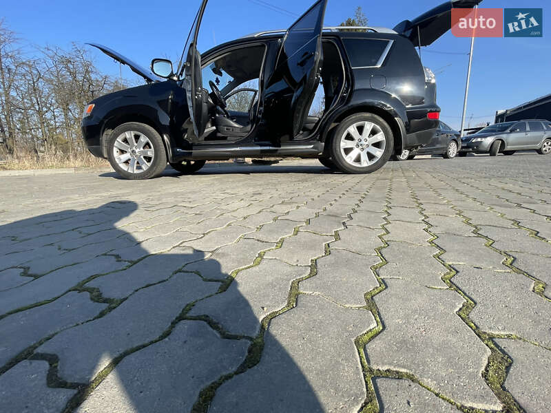 Внедорожник / Кроссовер Mitsubishi Outlander 2009 в Стрые