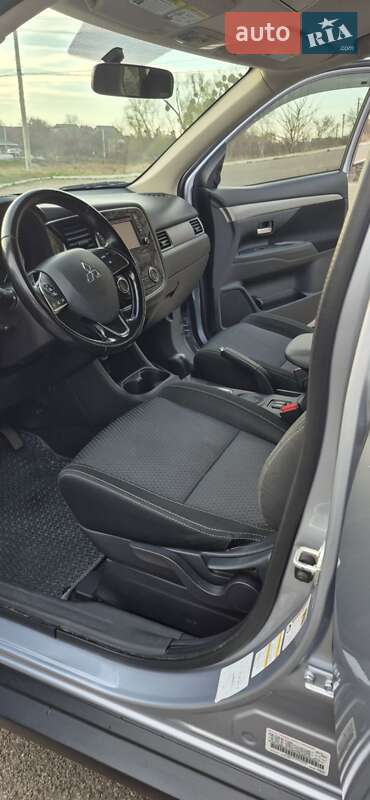Внедорожник / Кроссовер Mitsubishi Outlander 2015 в Белой Церкви фото 16 Внедорожник / Кроссовер Mitsubishi Outlander 2015 в Белой Церкви