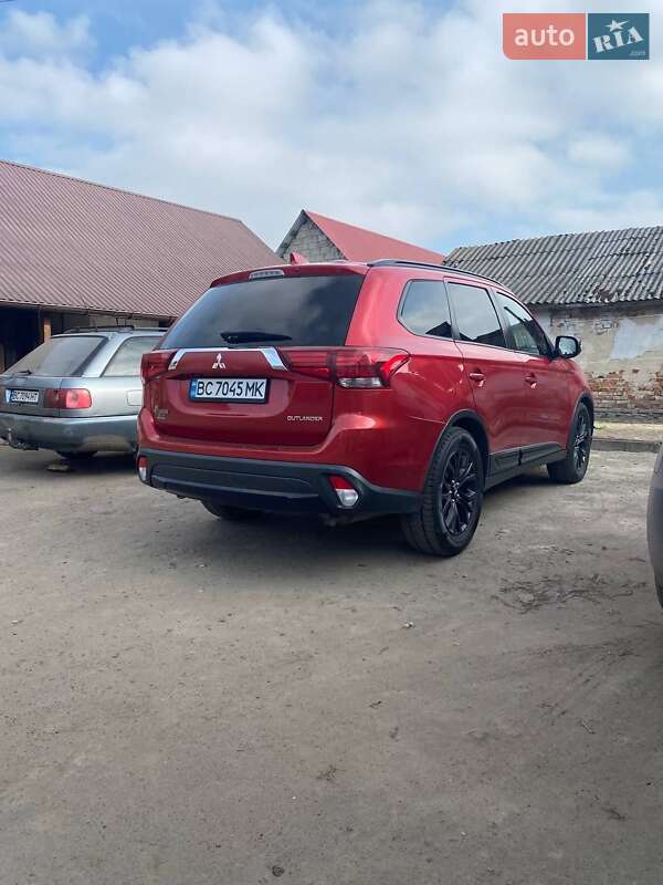 Позашляховик / Кросовер Mitsubishi Outlander 2017 в Кам'янці-Бузькій