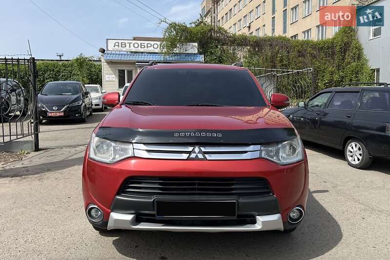 Внедорожник / Кроссовер Mitsubishi Outlander 2014 в Львове