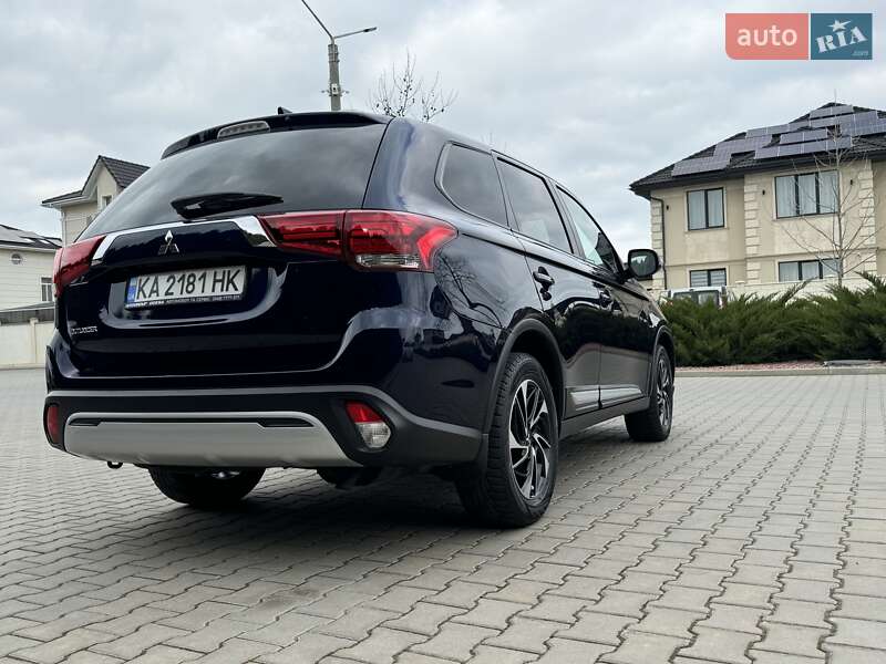 Позашляховик / Кросовер Mitsubishi Outlander 2021 в Одесі