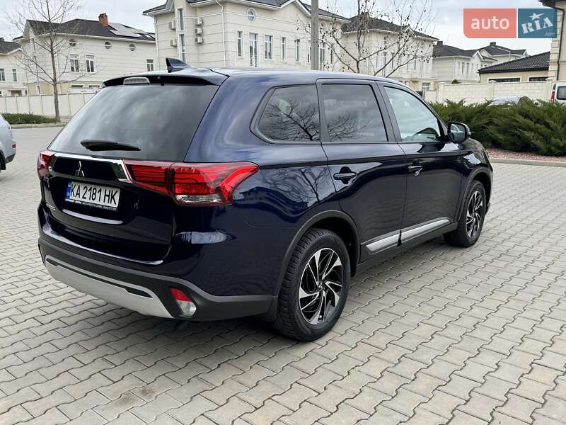 Позашляховик / Кросовер Mitsubishi Outlander 2021 в Одесі
