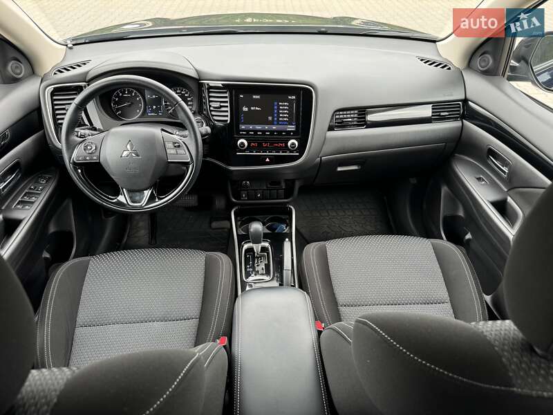 Позашляховик / Кросовер Mitsubishi Outlander 2021 в Одесі
