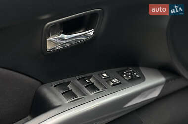 Внедорожник / Кроссовер Mitsubishi Outlander 2007 в 