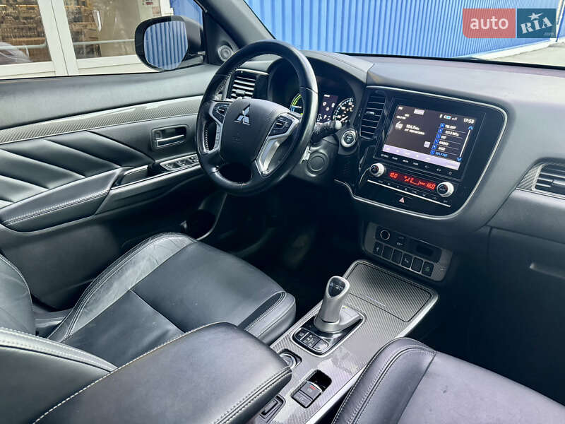 Позашляховик / Кросовер Mitsubishi Outlander 2020 в Львові