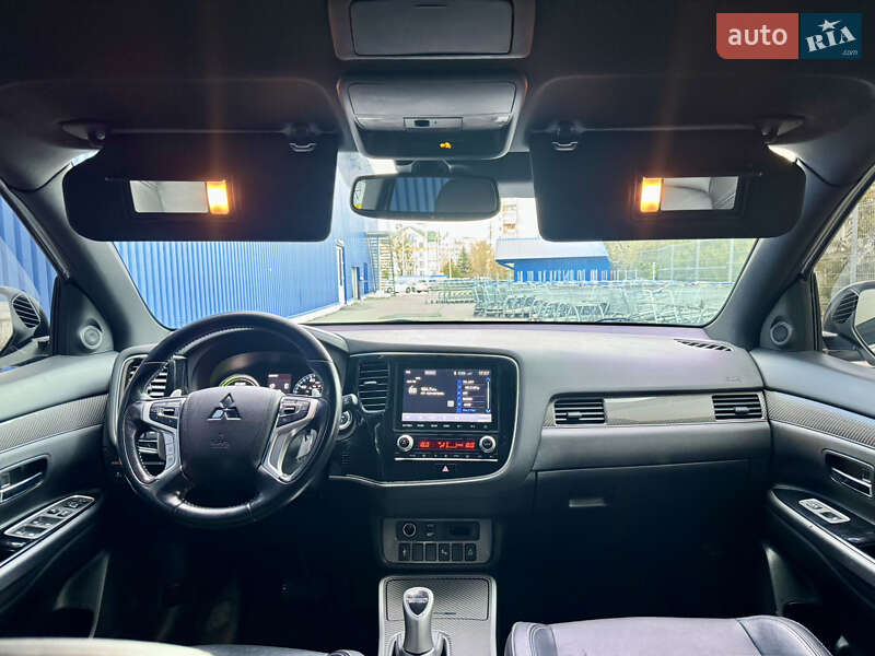 Позашляховик / Кросовер Mitsubishi Outlander 2020 в Львові