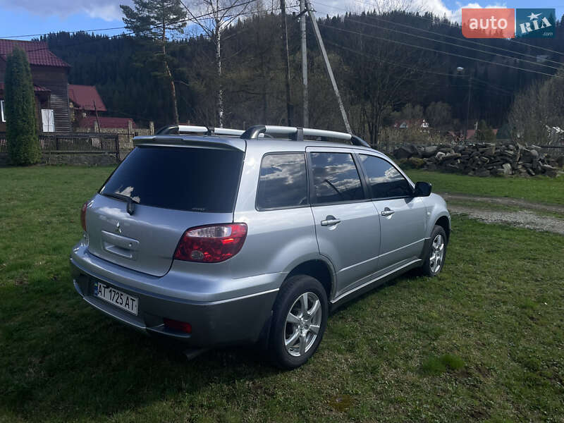 Внедорожник / Кроссовер Mitsubishi Outlander 2005 в Яремче