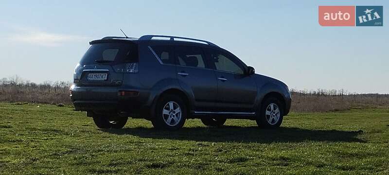 Внедорожник / Кроссовер Mitsubishi Outlander 2010 в Харькове