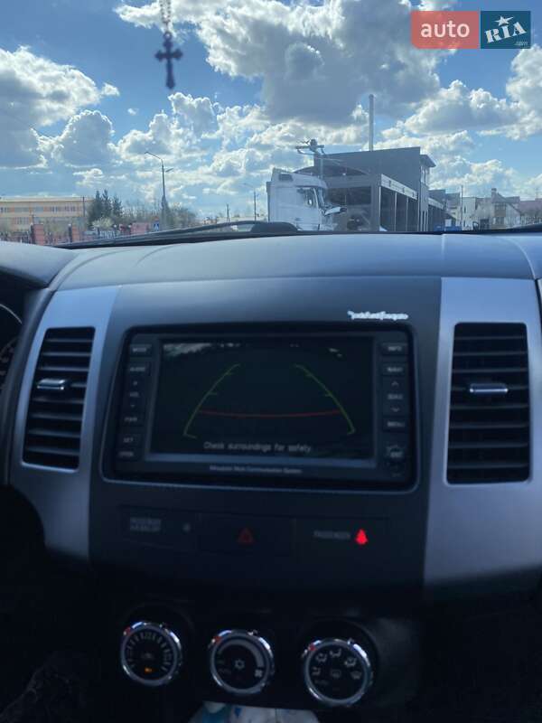 Позашляховик / Кросовер Mitsubishi Outlander 2010 в Дрогобичі