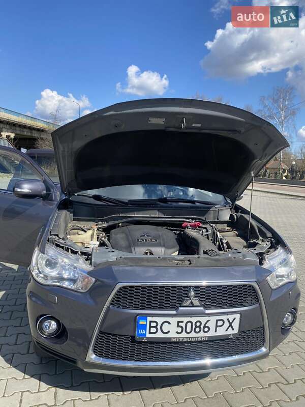 Позашляховик / Кросовер Mitsubishi Outlander 2010 в Дрогобичі