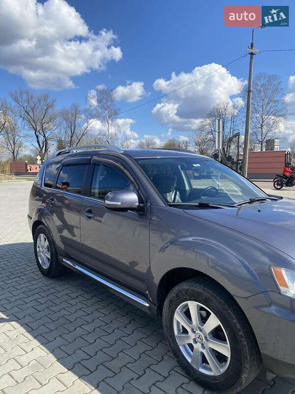 Позашляховик / Кросовер Mitsubishi Outlander 2010 в Дрогобичі