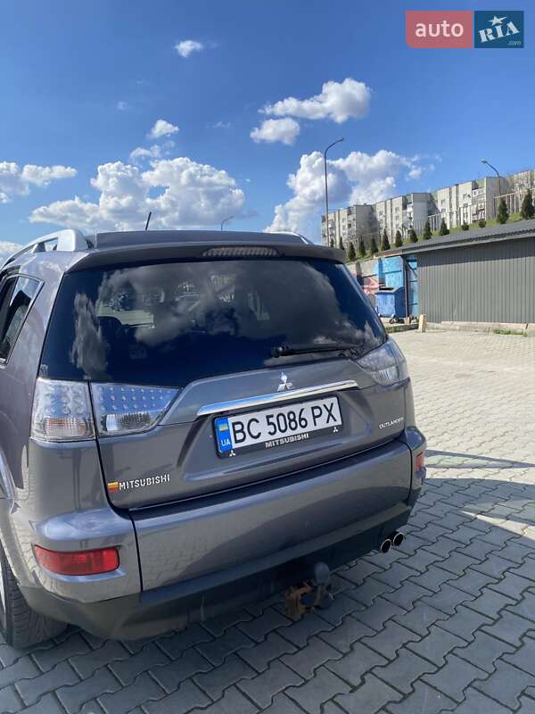 Позашляховик / Кросовер Mitsubishi Outlander 2010 в Дрогобичі