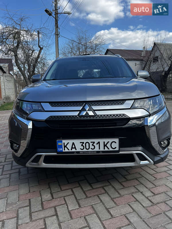 Внедорожник / Кроссовер Mitsubishi Outlander 2019 в Харькове