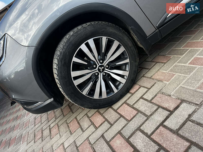 Внедорожник / Кроссовер Mitsubishi Outlander 2019 в Харькове