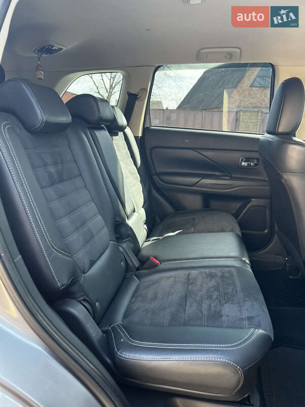 Внедорожник / Кроссовер Mitsubishi Outlander 2019 в Харькове
