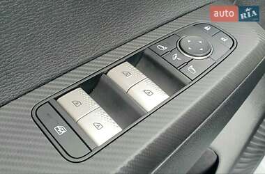 Внедорожник / Кроссовер Mitsubishi Outlander 2022 в 