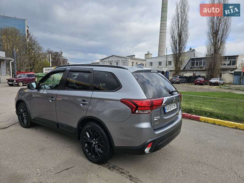 Внедорожник / Кроссовер Mitsubishi Outlander 2018 в Харькове