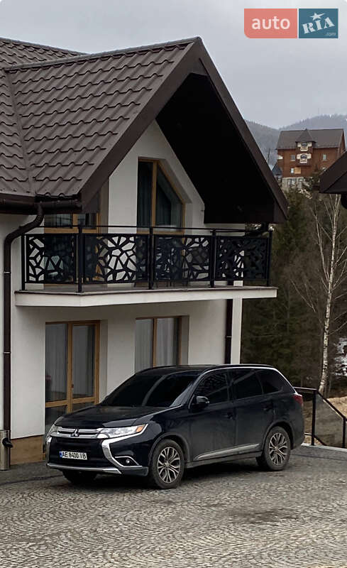 Mitsubishi Outlander 2016