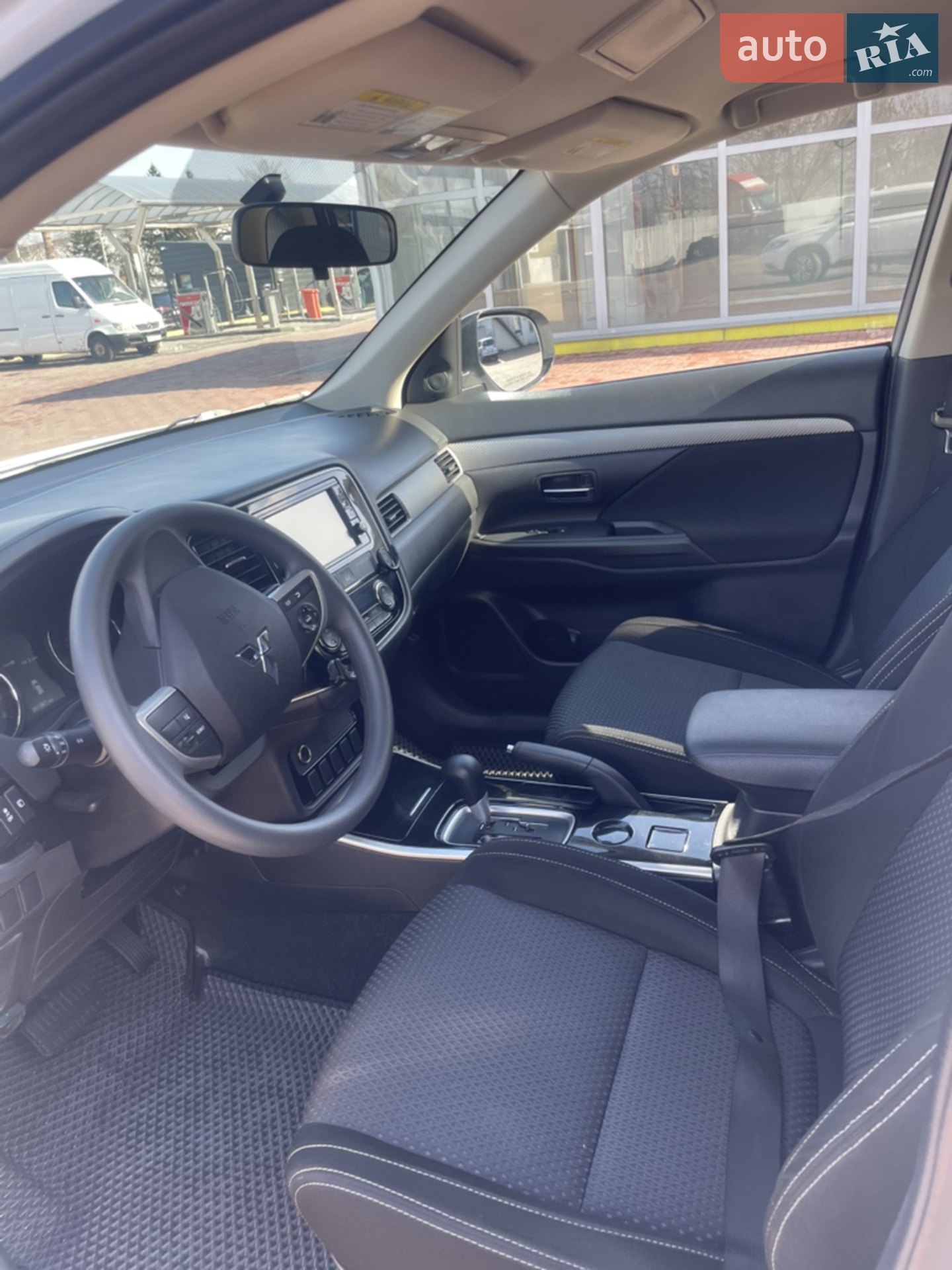 2017 Mitsubishi Outlander - мініатюра 10