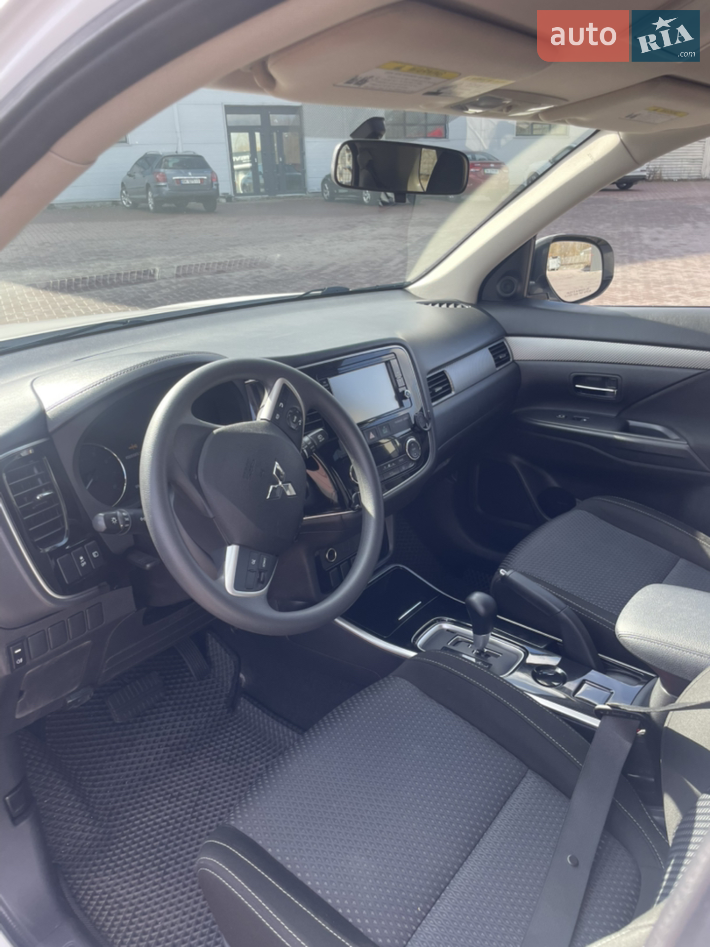 2017 Mitsubishi Outlander - мініатюра 12