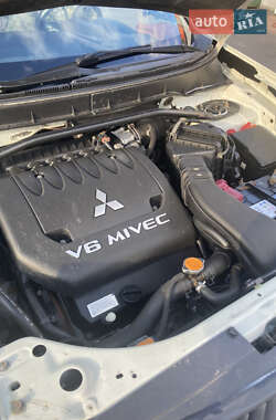 Позашляховик / Кросовер Mitsubishi Outlander 2008 в 