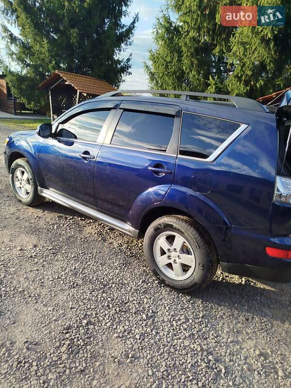 Внедорожник / Кроссовер Mitsubishi Outlander 2011 в Иршаве
