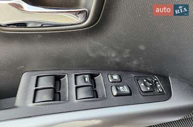 Позашляховик / Кросовер Mitsubishi Outlander 2011 в 