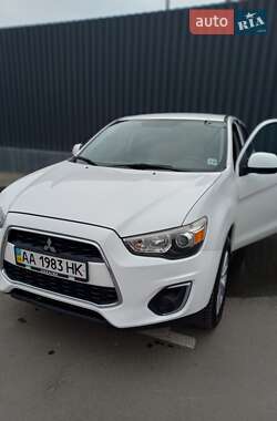 Внедорожник / Кроссовер Mitsubishi Outlander 2013 в 